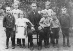 Noordermeer Leendert 03-09-1869 met zijn kinderen.jpg